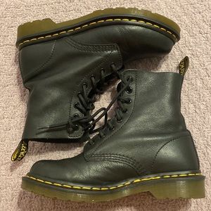 ❣️dr. martens (pascal) size 7, near new condition